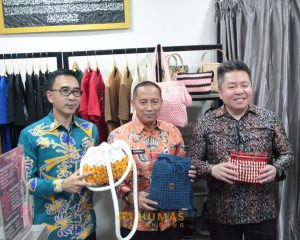 Kakanwil Ditjenpas Jabar Resmikan Toko Pojok: Wadah Kreativitas WBP di Pasar Baru Bandung